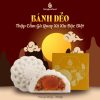 Bánh dẻo hạt sen trắng tròn, chiếc bánh Trung thu gần như gắn liền với tuổi thơ của rất nhiều người, là sự kết hợp giữa vỏ ngoài ngọt dịu, dẻo mịn, nhân bên trong bùi béo bởi hạt sen và đậu xanh. Để để tạo nên những chiếc bánh ngon, nghệ nhân làm bánh Nonglamfood phải đặt cả cái tâm, cái tầm trong từng giai đoạn